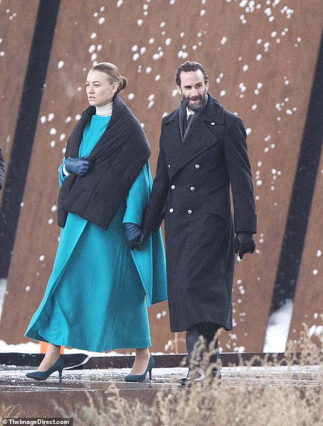 The Handmaid's Tale 4: Nuove foto dal set svelano dettagli sui Waterford